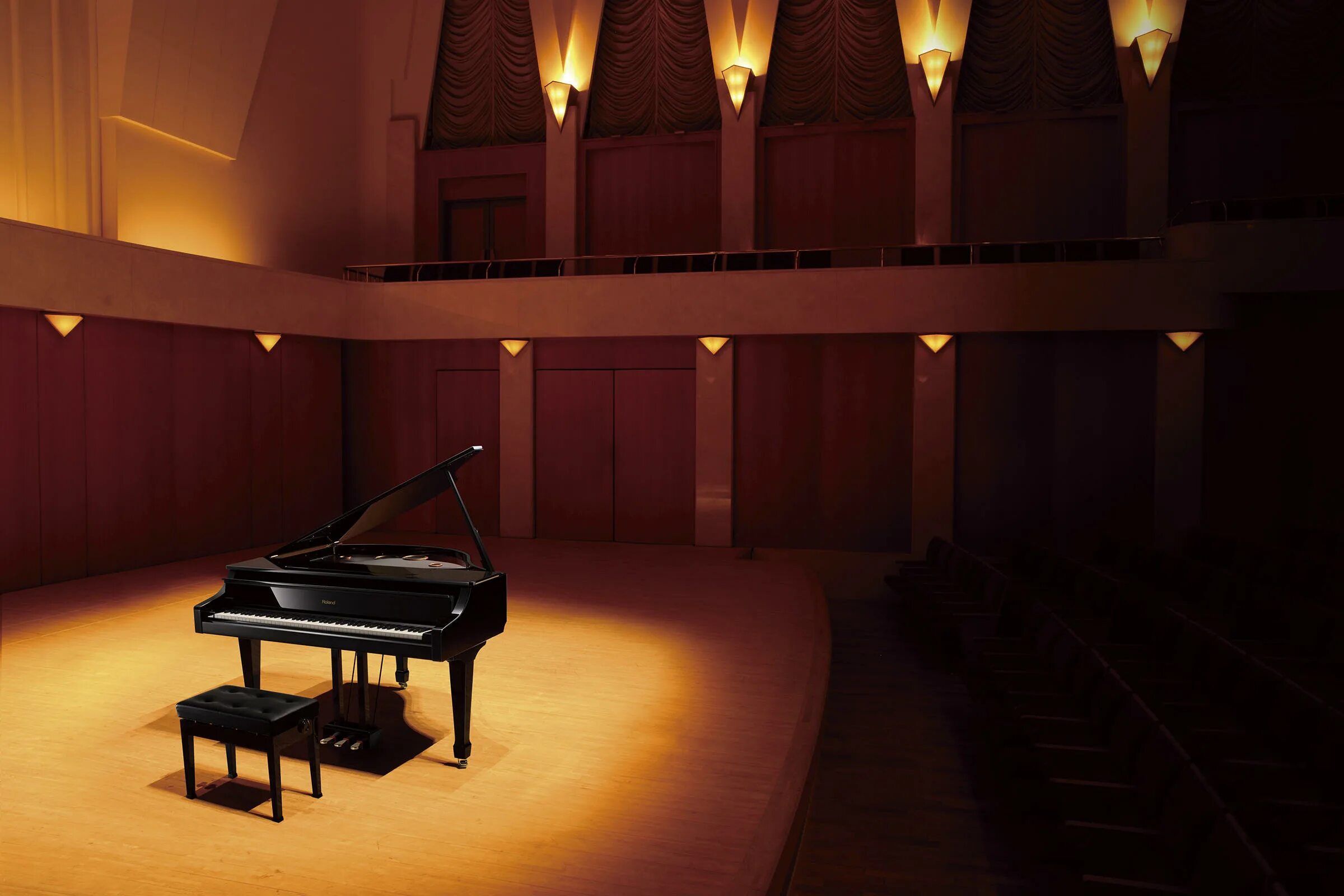 Фортепиано в концертном зале. Рояль в концертном зале. Концертный зал с роялем. Зал с фортепиано. Игры с залом музыка