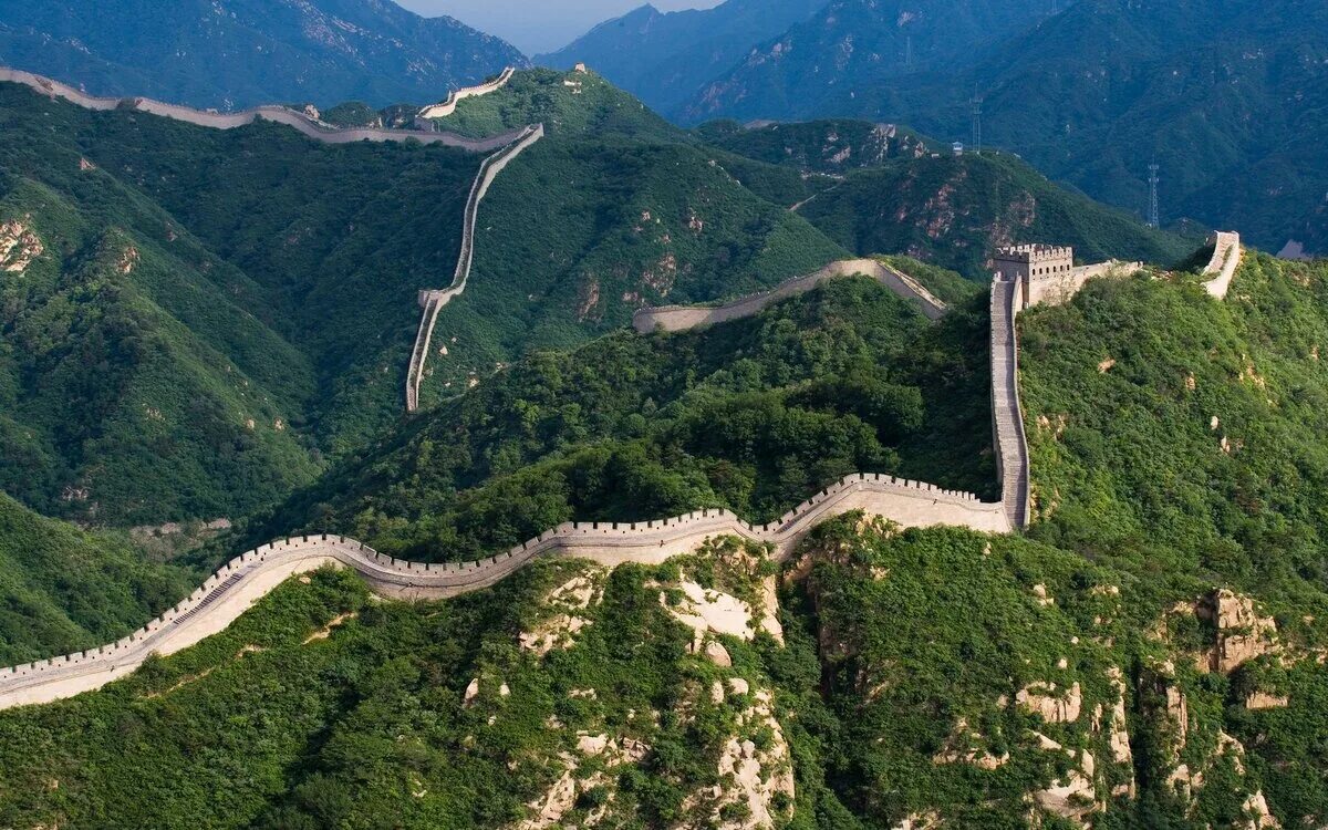 Великая стена полностью. Великая китайская стена Адалин. Пекин Великая китайская стена Бадалин. Великая китайская стена участок Бадалин. Великая китайская стена вид сверху.