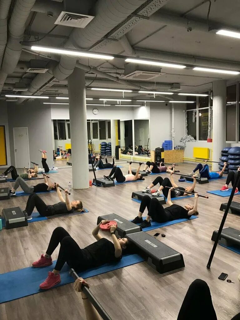 Клуб рядом со мной москва. Baza Fitness клуб Каховская. Москва малая Юшуньская улица 3 стр 5 baza Fitness Club. Тренажерный зал. Спортзал.