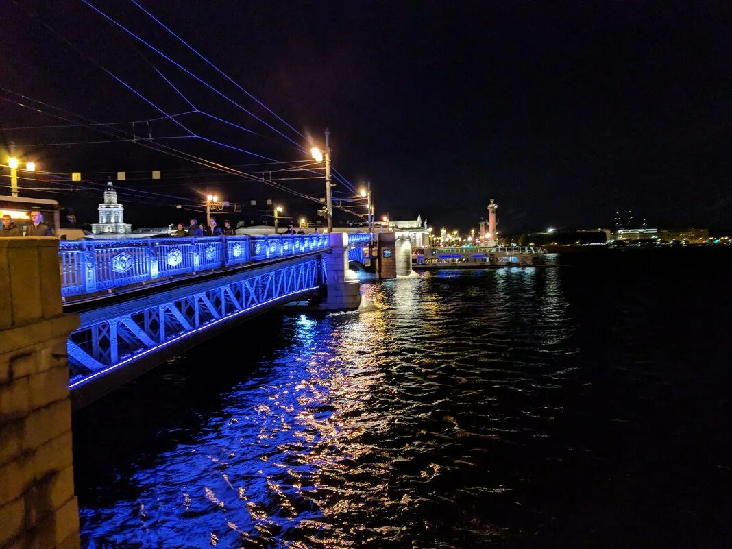 питер ночью. Louna ночной питер. ночь в питере снять. ночной петербург экскурсии. холодный питер.