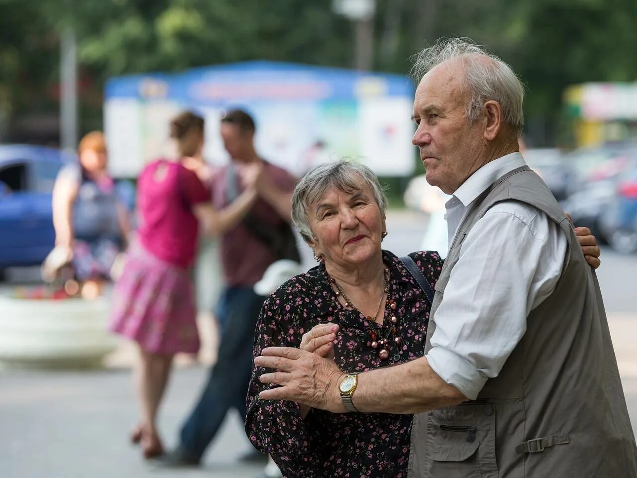 Какая поддержка пенсионеров. Пожилые люди. Пенсионеры. Пожилые люди в России. Старики в России.