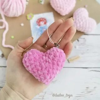 Брелок сердечко из пряжи