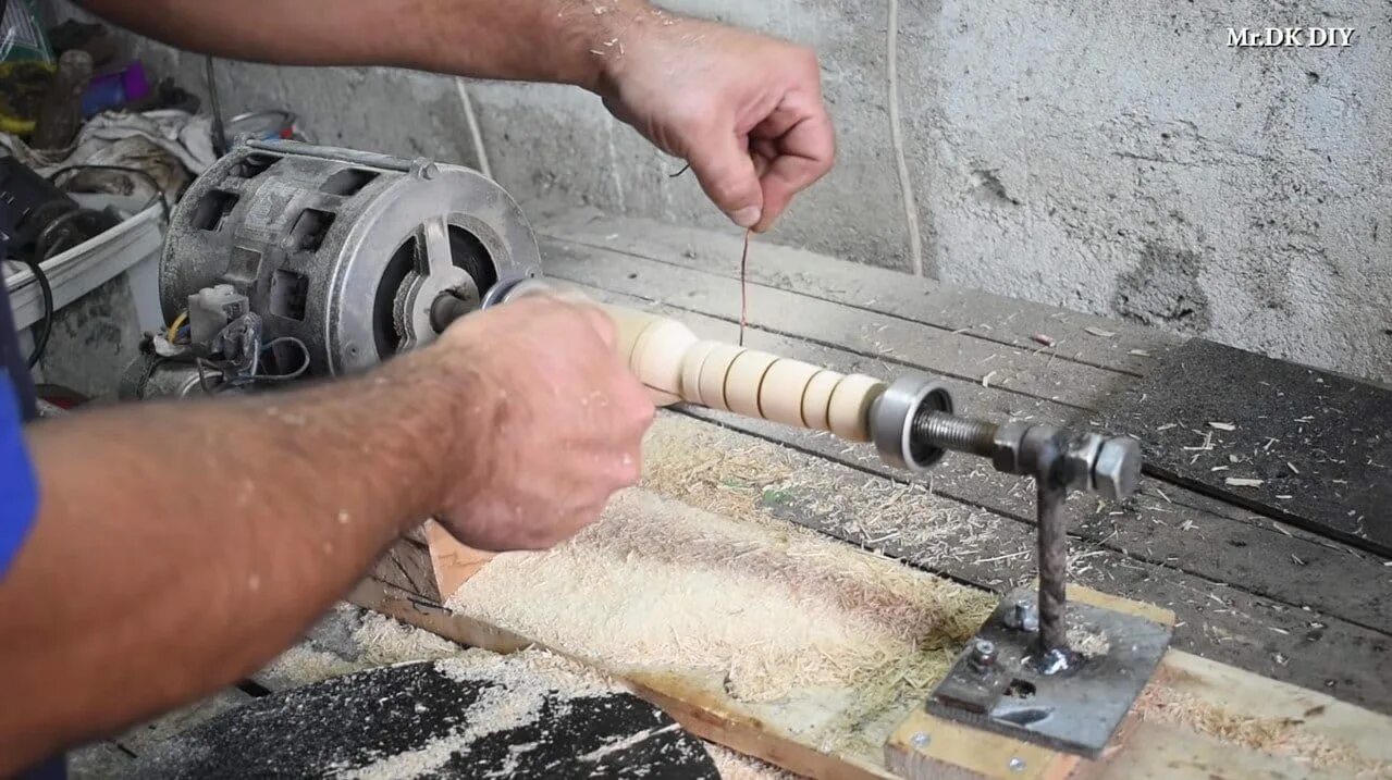 Станок по дереву из стиральной машины. Электродвигатель для токарного станка по металлу 380в. Токарный станок из двигателя. Токарный станок по металлу из двигателя 600 ватт от стиральной машины. Токарный станок по металлу из двигателя 600 ватт от стиральной машины.