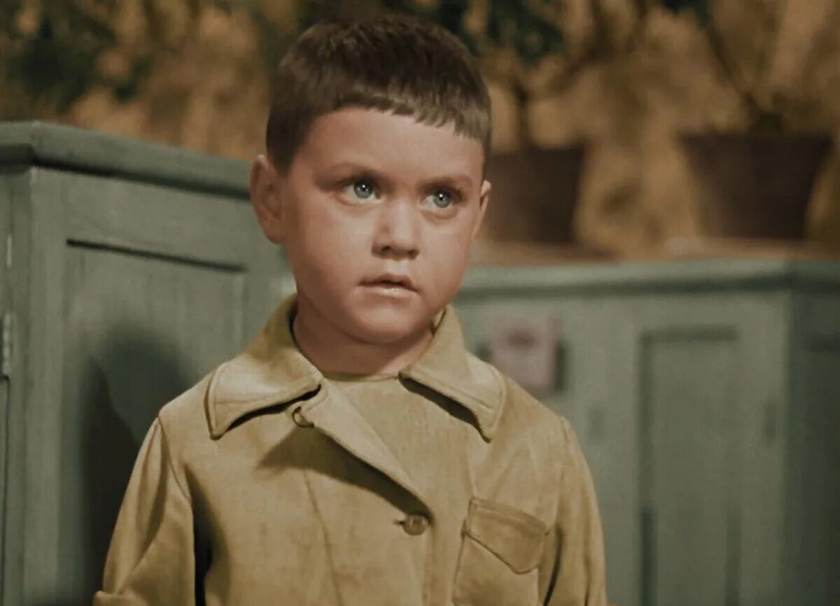 Лев Аннинский в фильме Подкидыш. Подкидыш фильм 1939. Подкидыш фильм 1939 Басилашвили. Олег Басилашвили в фильме Подкидыш