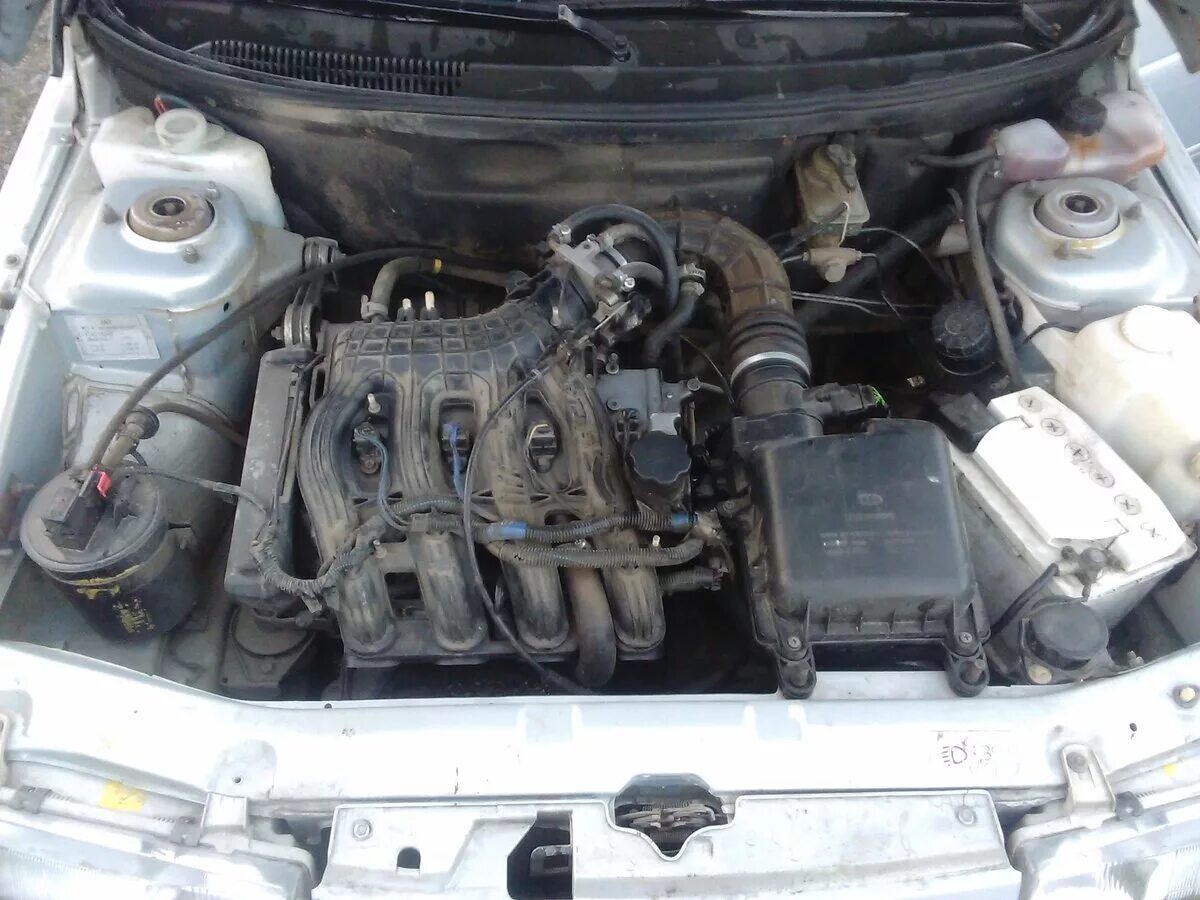 Инжектор ваз 16кл. 1. Подкапотка ваз 2110 16 клапанов. 5 16 клапанный ваз 2112. Ваз 2112 8 клапанов 1.