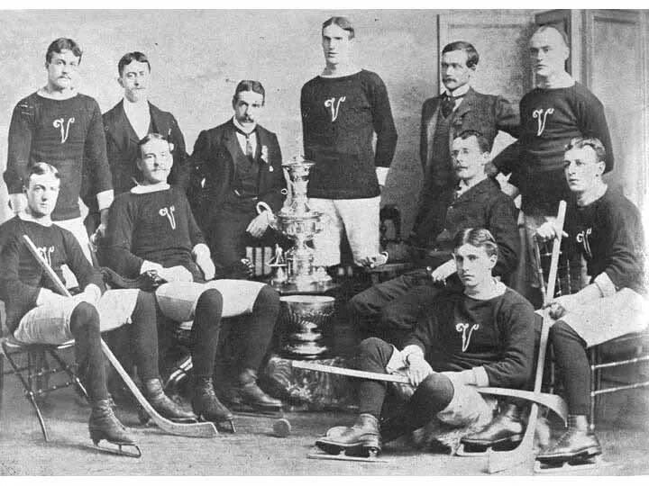 Первая хоккейная команда. Хоккей Монреаль 1875 год. Первая хоккейная команда Канады 1904. Хоккей Канада 1900. Первая команда хоккея в 1904 Канада.