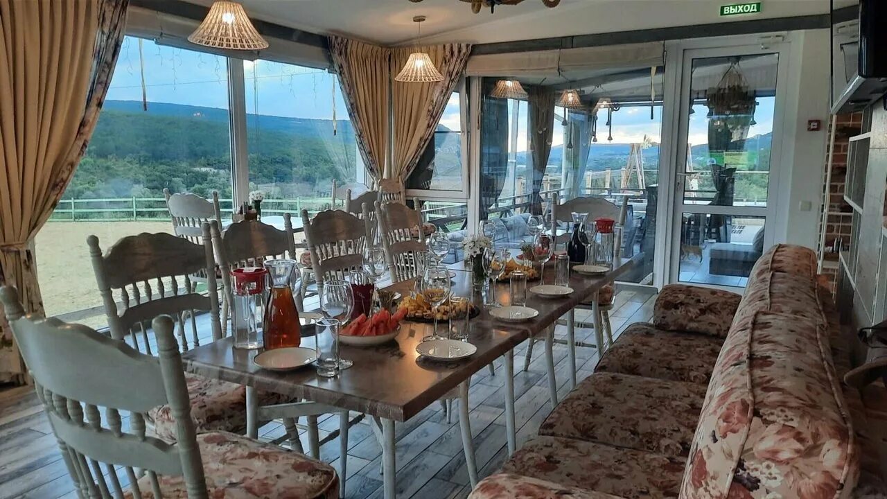 Рест рб. Белорусский трикотаж спорт костюмы для женщин р. Форест в полоцке. Коктебель отель долинный пер 11. Дом правительства республики беларусь.