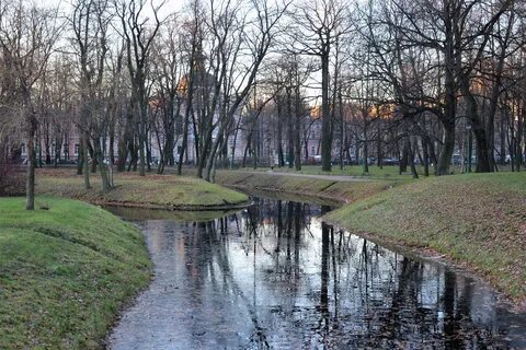 Сад апрель