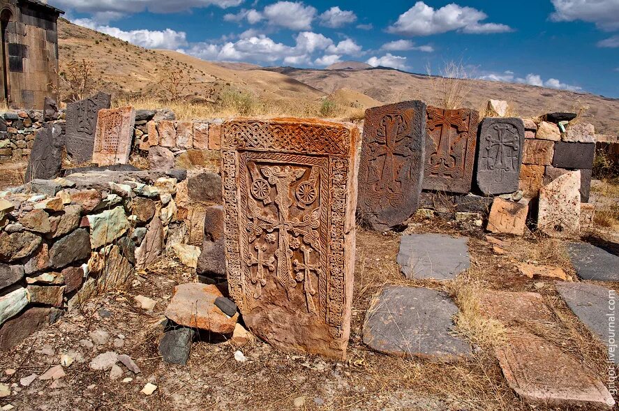 Армения древнее время. Древняя Армения Урарту. Хачкар и Арцах. Ancient Monastery Армения. Древние хачкары Армении Мартуни.