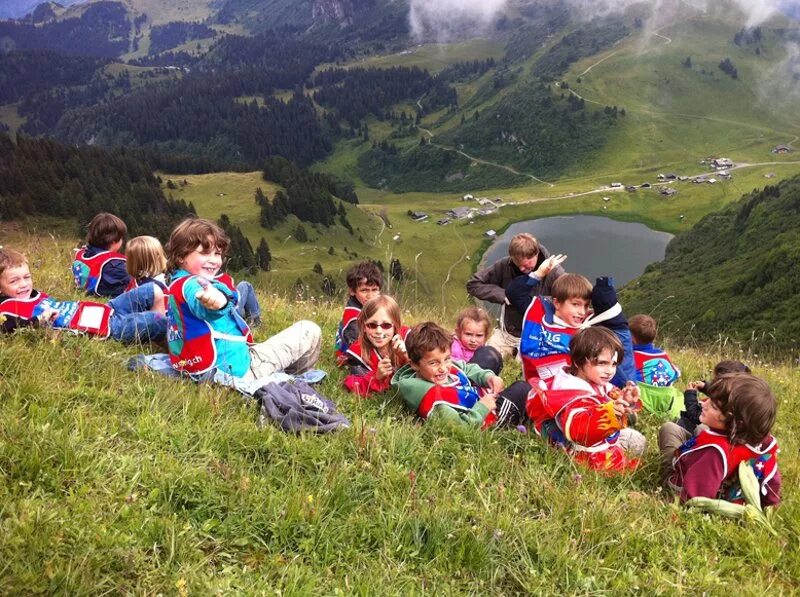 Mountain child. Лагерь в Швейцарии. Les Elfes -Вербье лагерь летний. Лагерь в горах Швейцарии. Английский лагерь в Швейцарии.