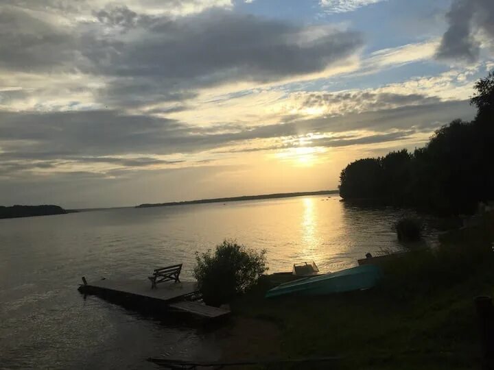 Белое озеро острова хачин. Волга в осташкове. Остров божье дело озеро вселуг. Селигер озеро волго. Турбаза чайка озеро волго.