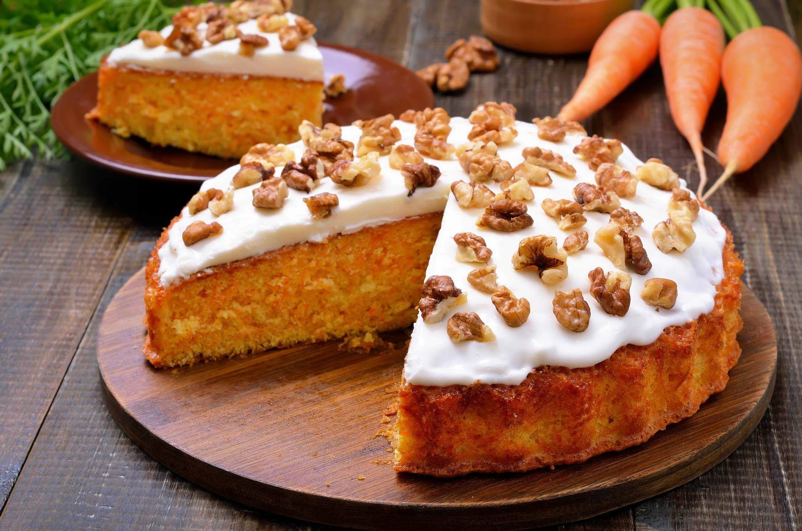 Покажи какие рецепты. Пирог морковник обыкновенный. Морковный пирог Carrot Cake. Морковный пирог с грецкими орехами. Морковный торт с грецкими орехами.