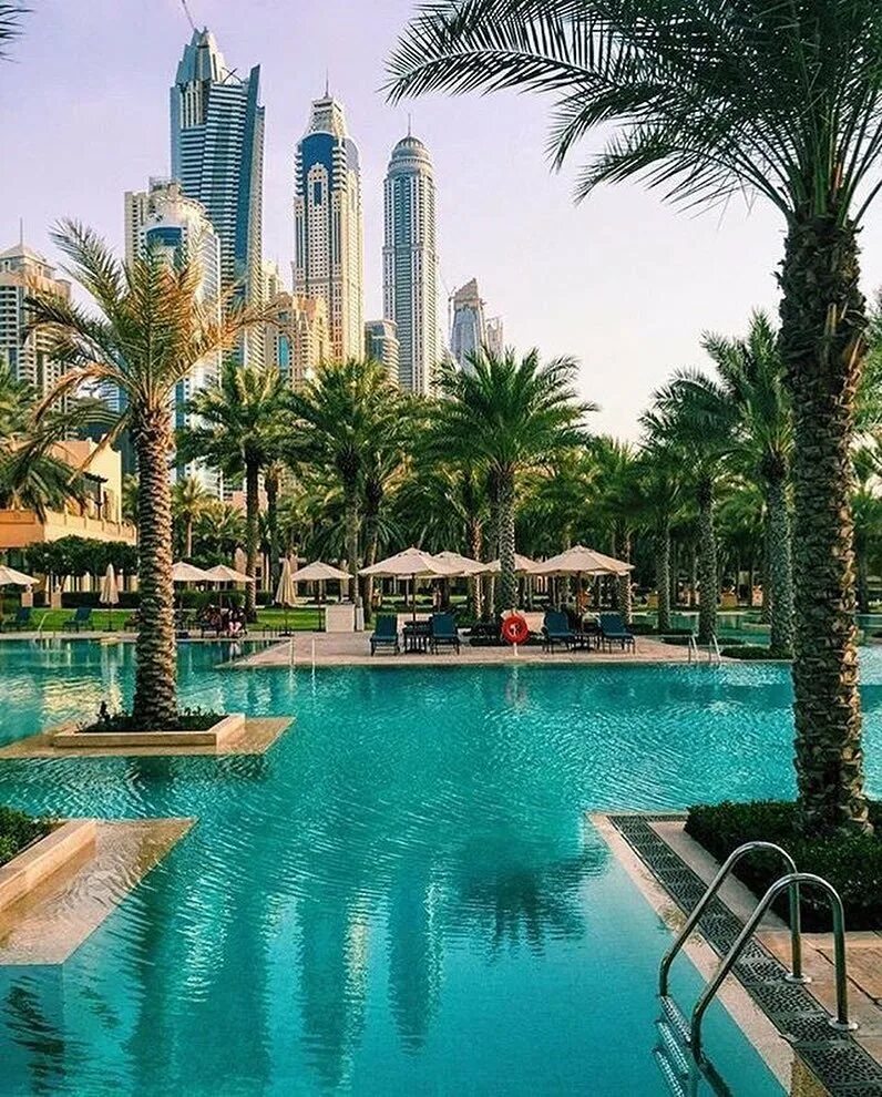 Дубайские видео. Абу-Даби (эммират). Шарджа ОАЭ. ОАЭ столица Дубай. Пальмира Дубай.