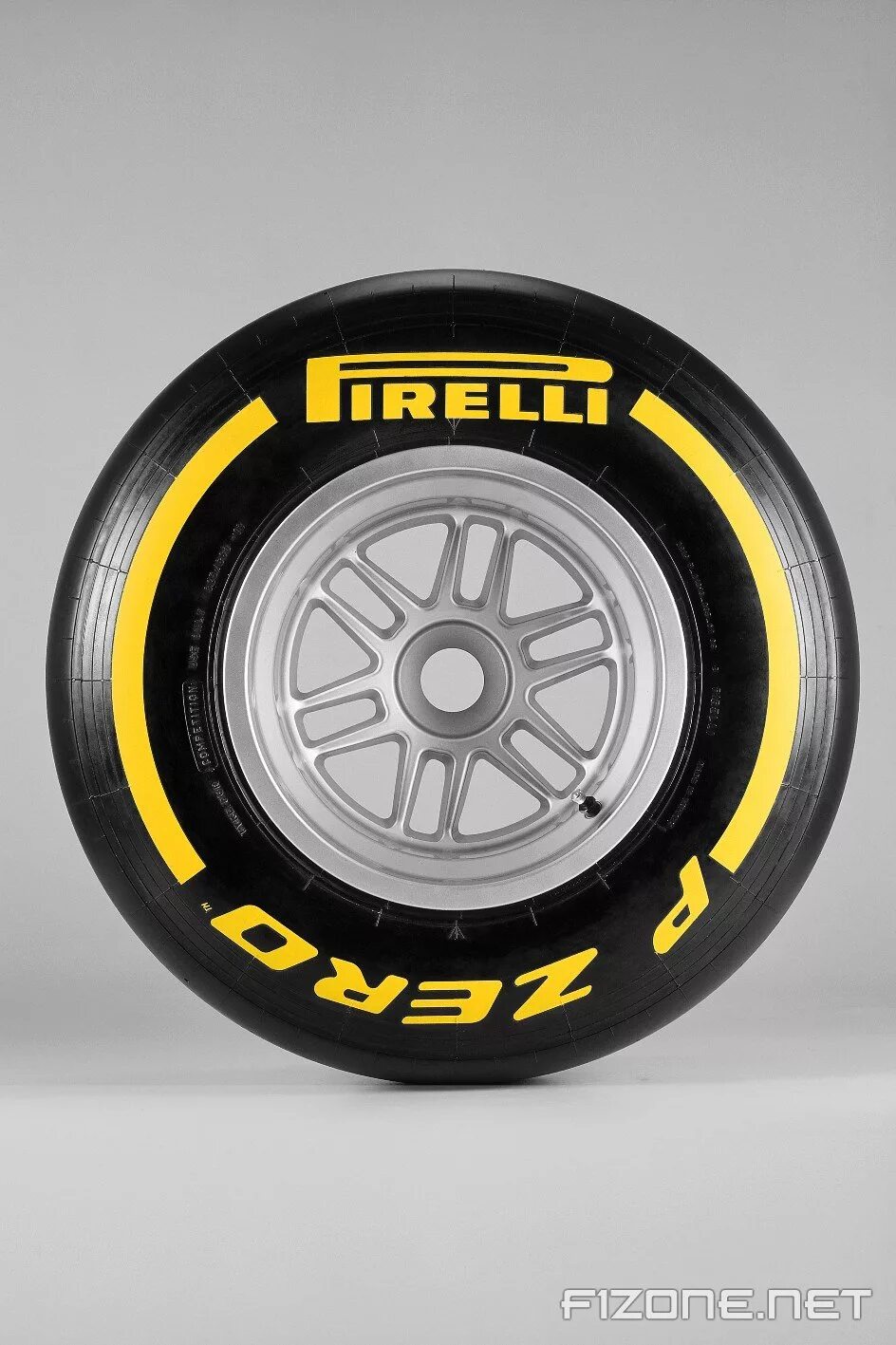 Pirelli p Zero f1. Pirelli f1 Tyres. Шины Пирелли формула 1. Шина Pirelli PZERO Formula 1.