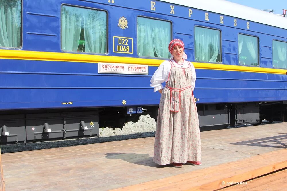 Билеты на поезд москва сортавала. Карелия ретропоезд Рускеала. Карелия ретро поезд Сортавала Рускеала. Ретро поезд Сортавала Рускеала внутри. Поезд Рускеальский экспресс Москва-Рускеала.