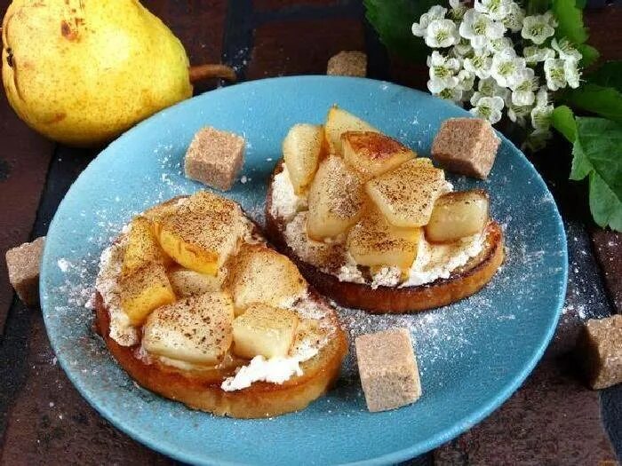 Карамелизированная груша с сыром. Салат с карамелизированной грушей и рукколой и сыром. Карамелизированная груша с сыром. Салат с карамелизированной грушей и рукколой и сыром. Карамелизированная груша с рикоттой.