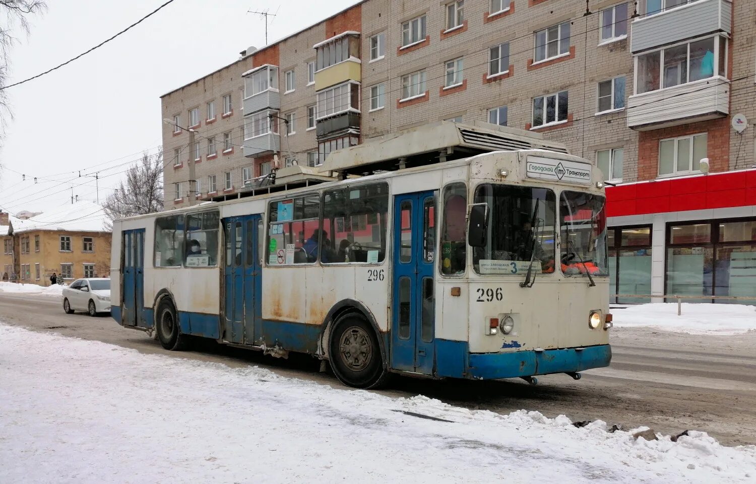 Где 5 троллейбус петрозаводск. ЗИУ 682 Петрозаводск. Петрозаводск троллейбус 370. Троллейбус Петрозаводск 377. Троллейбус 3 Петрозаводск.