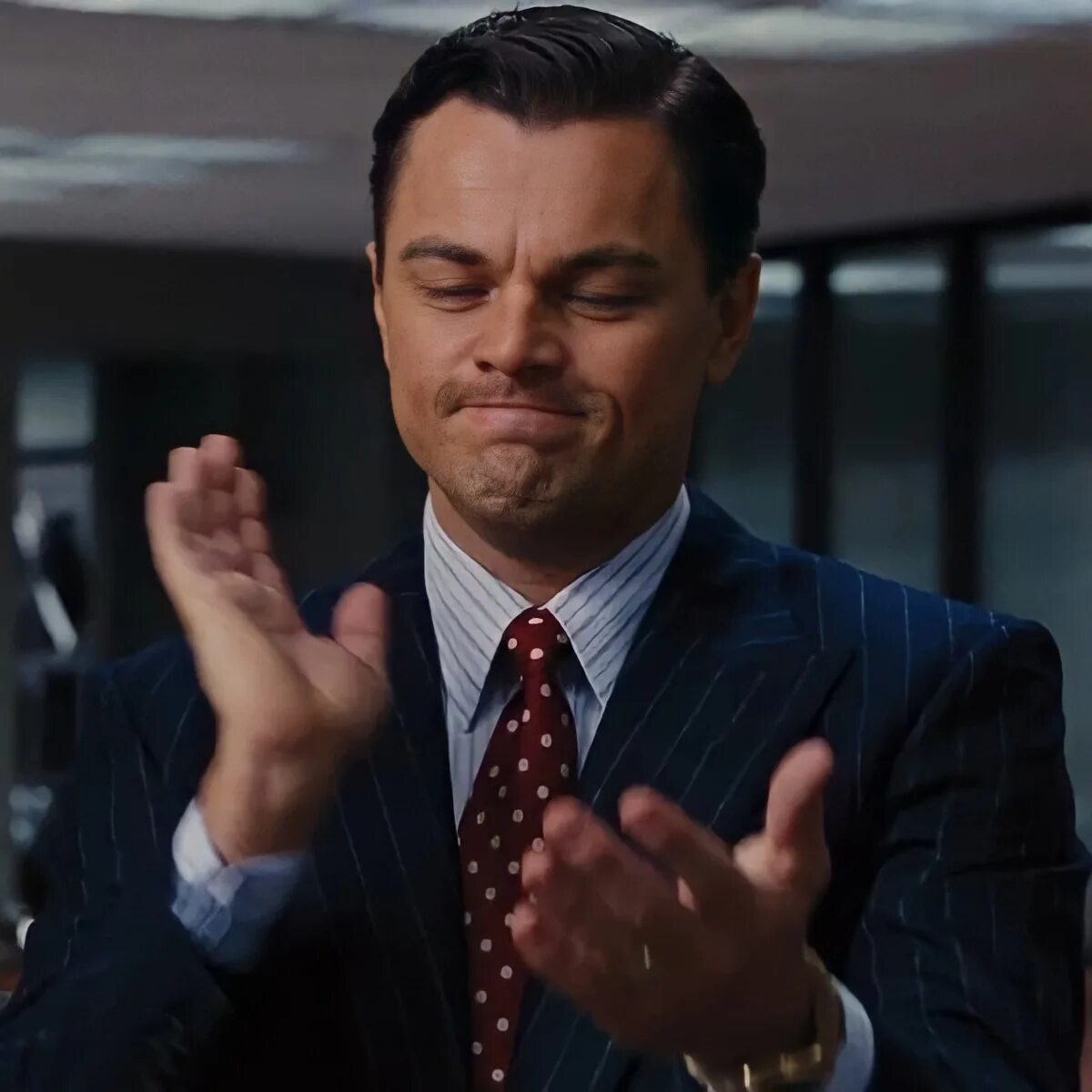 Gif хлопает в ладоши. Шайа лабаф аплодирует мем. Джентльмены аплодируют. Гифка овации. Стоячие аплодисменты.