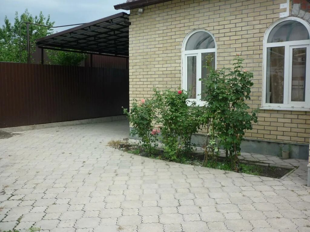 Купить дом в железноводске. Поселок иноземцево. Недвижимость кмв. Дома в иноземцево без посредников. Родники иноземцево коттеджный поселок.