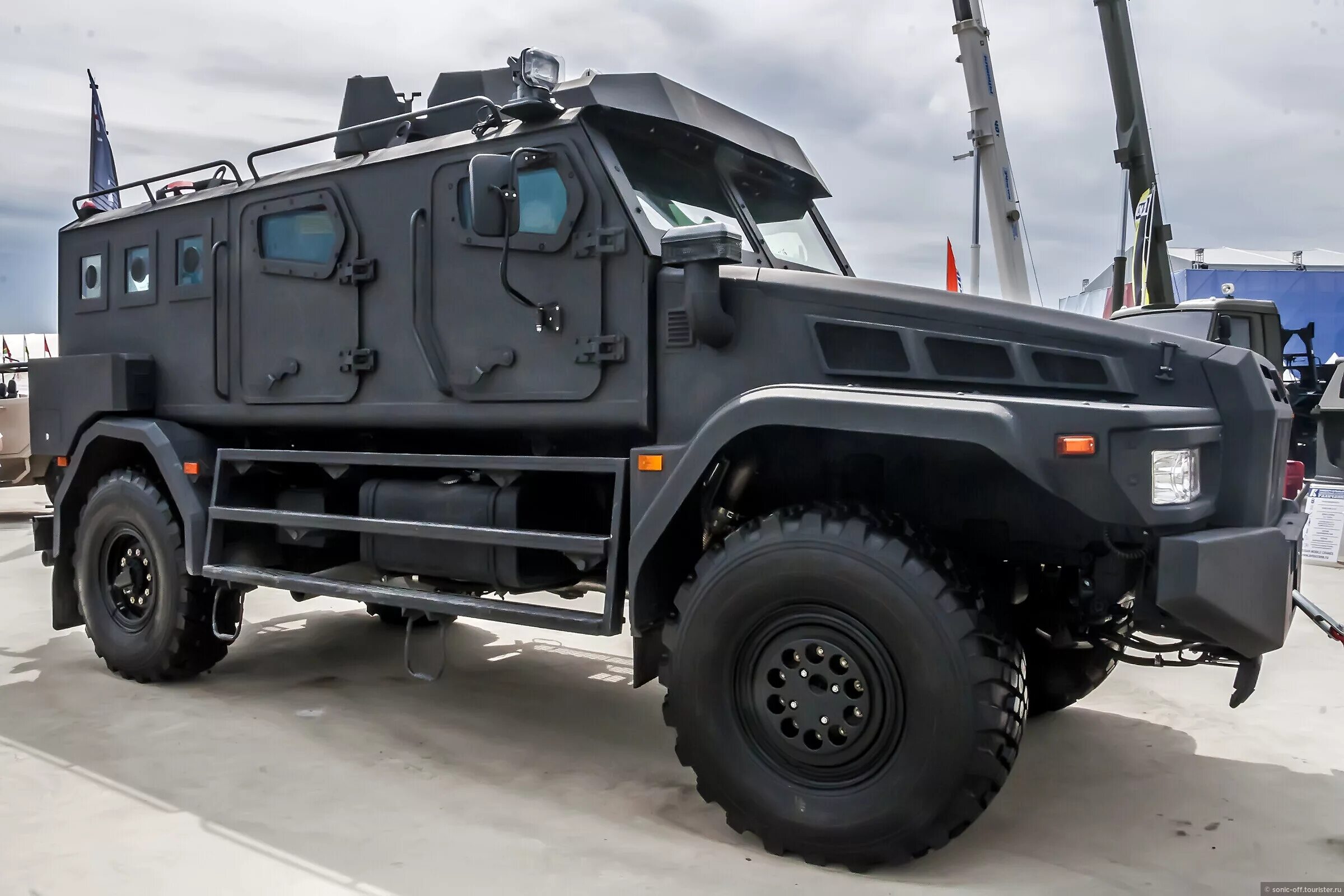 Броневик камаз-43501 патруль. Бронеавтомобиль камаз астейс. Бронеавтомобиль ,,патруль,, астейс. Камаз астейс патруль. Камаз астейс патруль.
