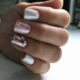 Маникюр с жемчужной втиркой