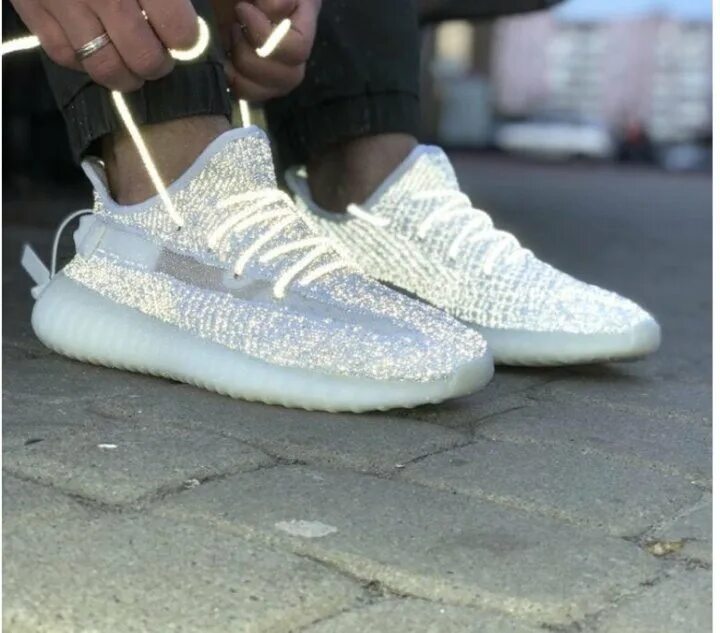 Adidas Yeezy Boost 350. Adidas Yeezy Boost 350 белые. Adidas easy Boost 350 белые. Кроссовки адидас ИЗИ буст 350. Мужские изи буст