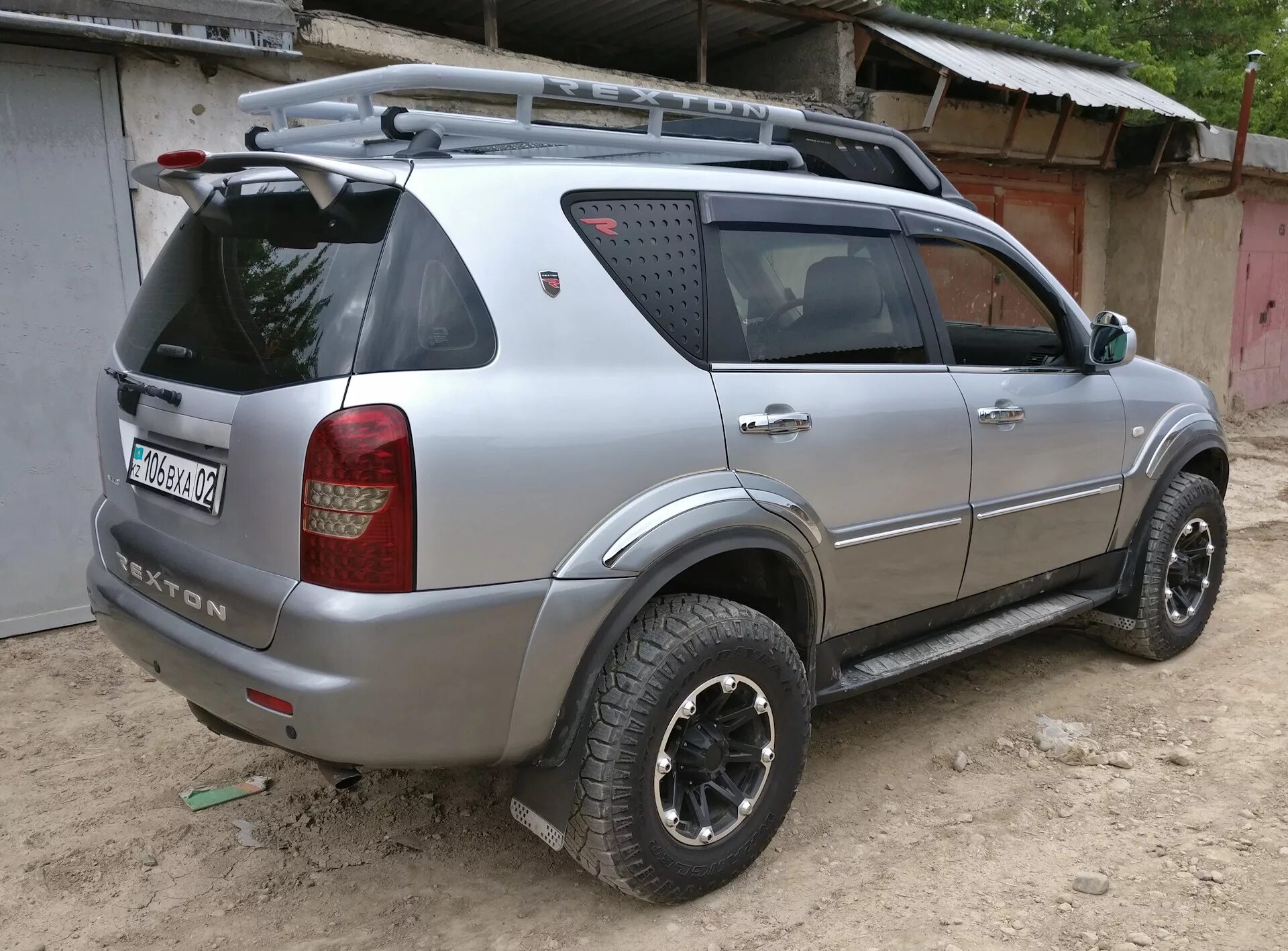 Багажник на санг енг. SSANGYONG Rexton 1. SSANGYONG Rexton 3.2. Саньенг Рекстон 2. Багажник Рекстон 2.