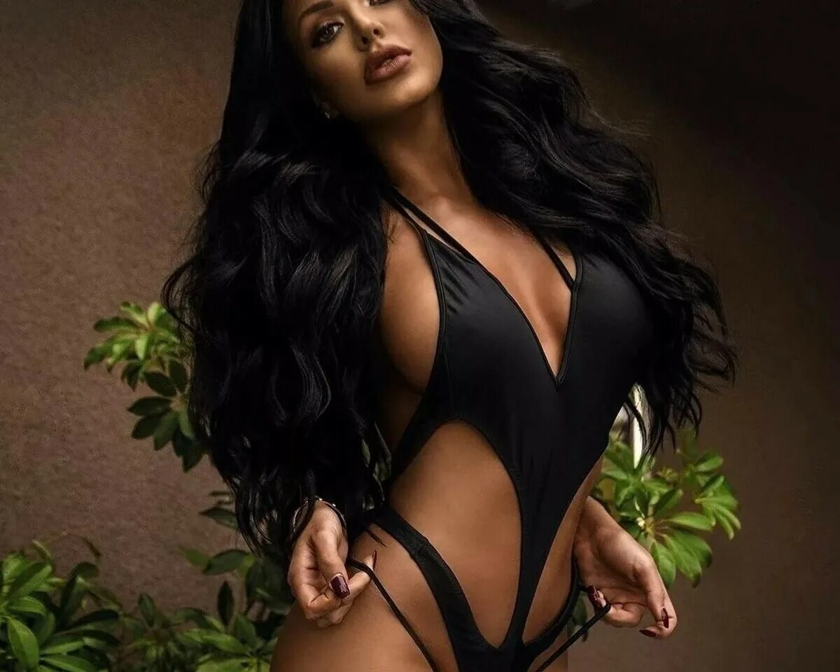 Модель марина мендес. Аделла джейлет. Сьюлин медейрос горячие. Марлен вальдеррама альварес модель. Девушка модель.