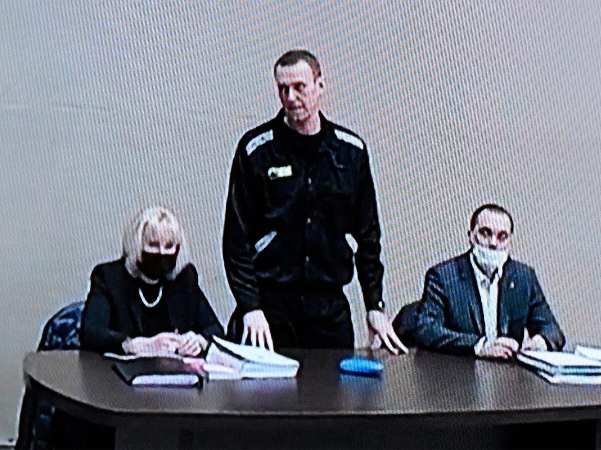 На сколько лет осудили навального. Маргарита котова судья. На сколько лет осудили навального. Алексей навальный в тюрьме. Судья репникова навальный.