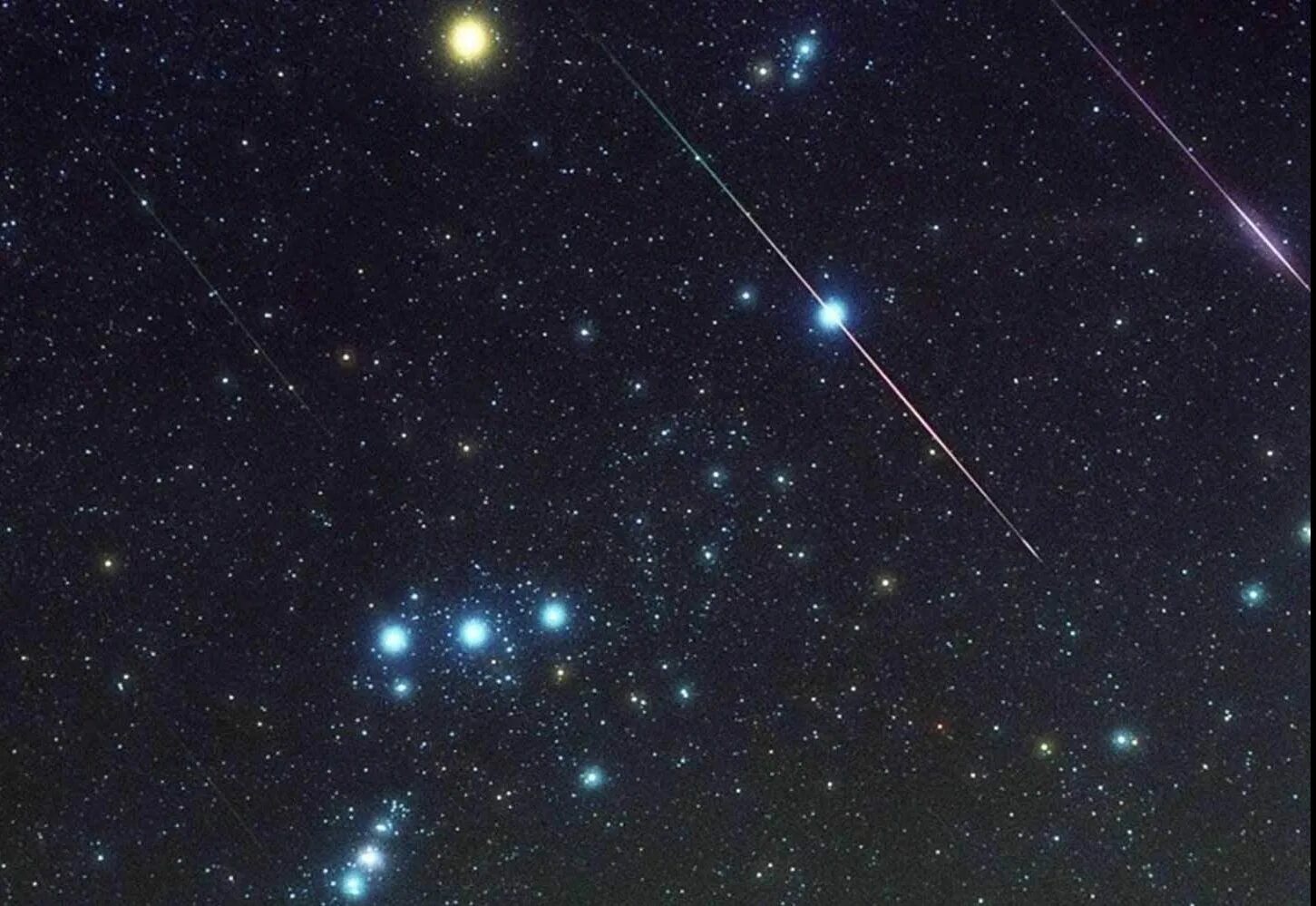 Самая яркая звезда в ночном небе софтбокс. Метеоритный поток эта-аквариды. самая яркая звезда в ночном небе. звездный пояс. метеоритный дождь 2025.