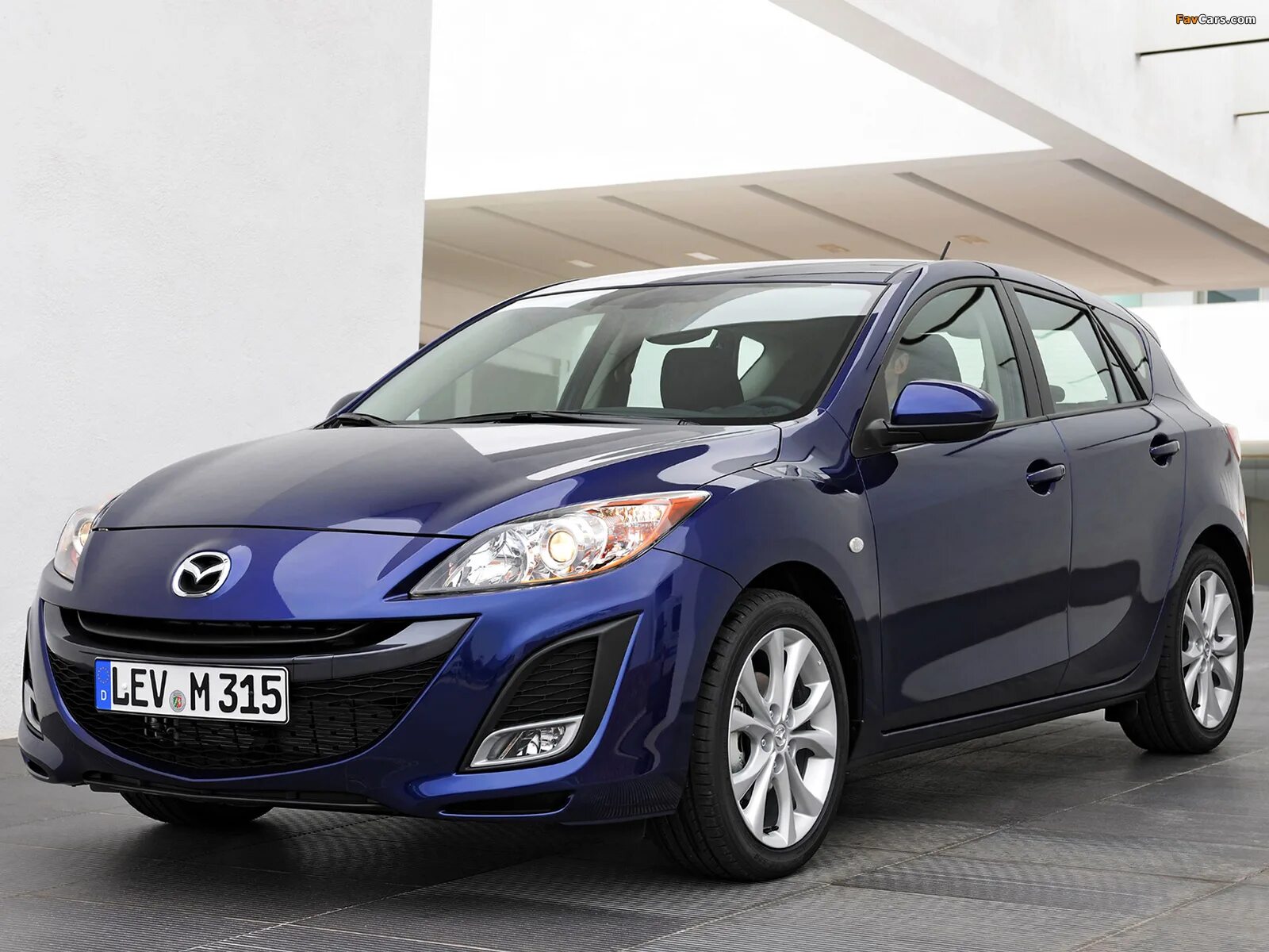 Мазда 3 хэтчбек 1.6. Mazda 3 Hatchback. Mazda 3 2011 Hatchback. Мазда 3 хэтчбек 2011. Мазда 3 хэтчбек 2009.