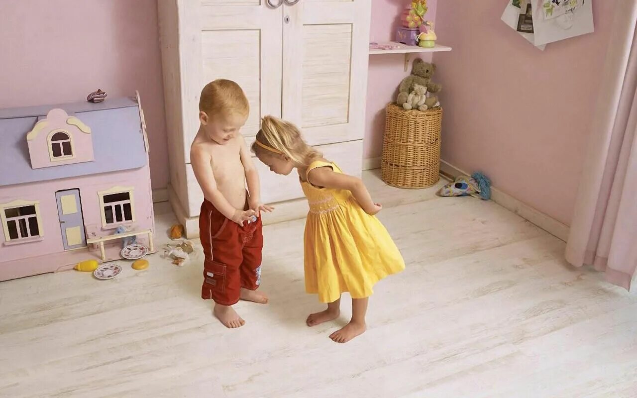 Forever №328. Teensblog самое горячее. Купальник подростковый однотонный. Глубокий интернет девочки. Дети показывают друг другу.