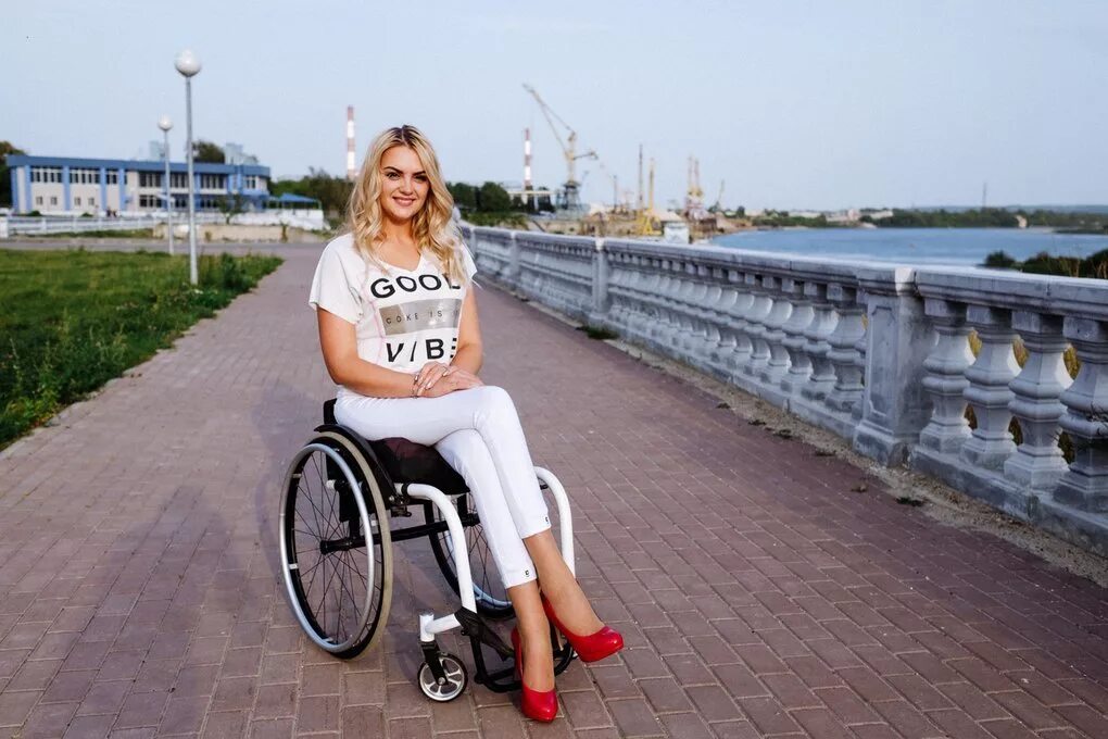 Жена инвалид первой группы. Алена Алехина на коляске.