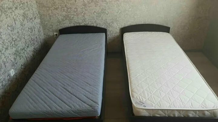 Кровать полуторка авито. Кровать полуторка 1x60 2.00. Кровать полуторная, Амата ВМ. Кровать полуторка обшитые в пол. Кровати полуторка Викалина.