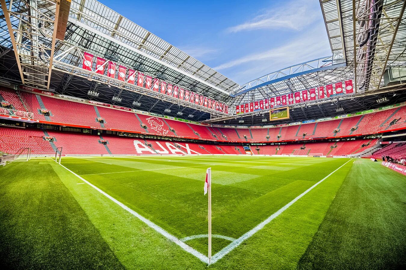 Одичать стадион с замиранием. Амстердам Арена стадион. Johan Cruijff Arena. Йохан Кройф Аякс. Стадион Аякса.