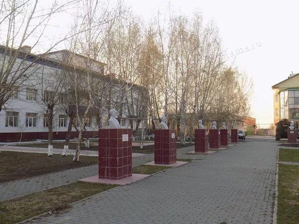 Погода в татарске новосибирской. Мемориальный комплекс татарск нсо. фонтан г.татарск нсо. памятники города татарска новосибирской области. фонтан татарск нсо.