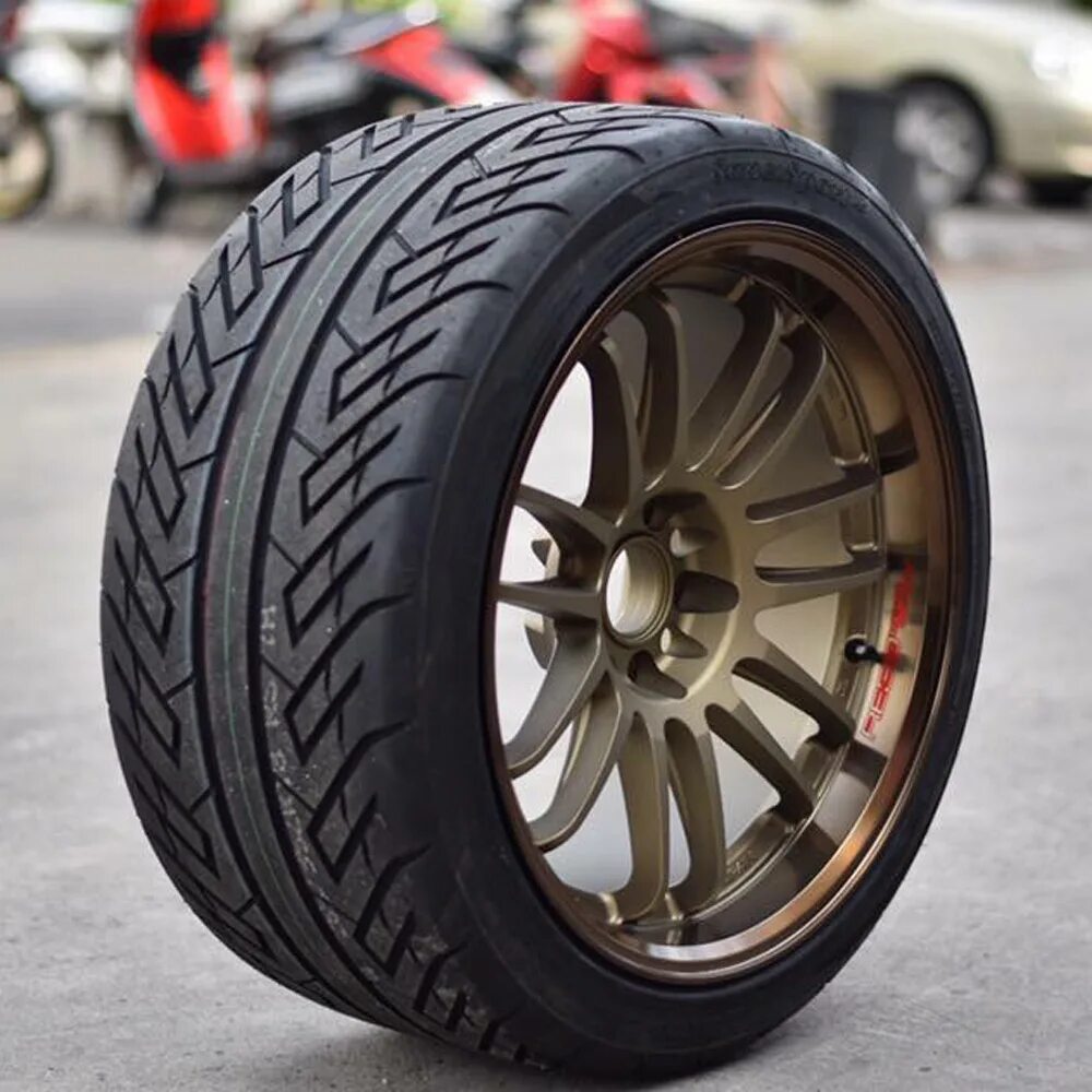 Резина r17 265. 265/35/18 Слик. 205 40 17 Слики. ZESTINO 265/35 zr18. Колесо 245/40 r18.