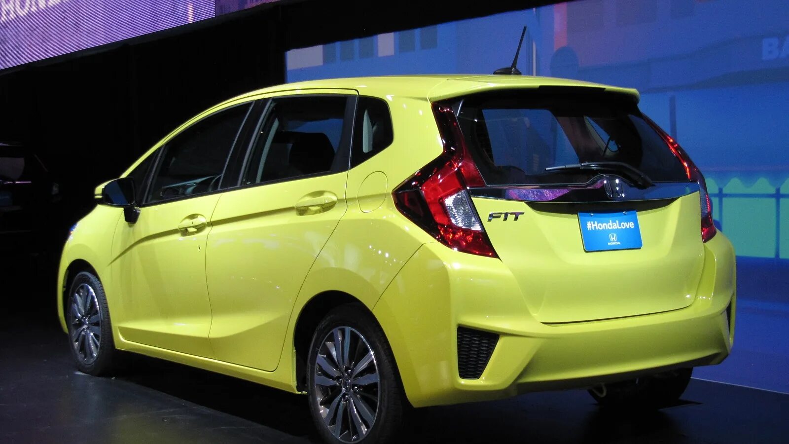 Хонда фит 2015. Honda Fit 2015. Honda Fit 2023. Хонда фит 2015 года. Тойота хонда фит