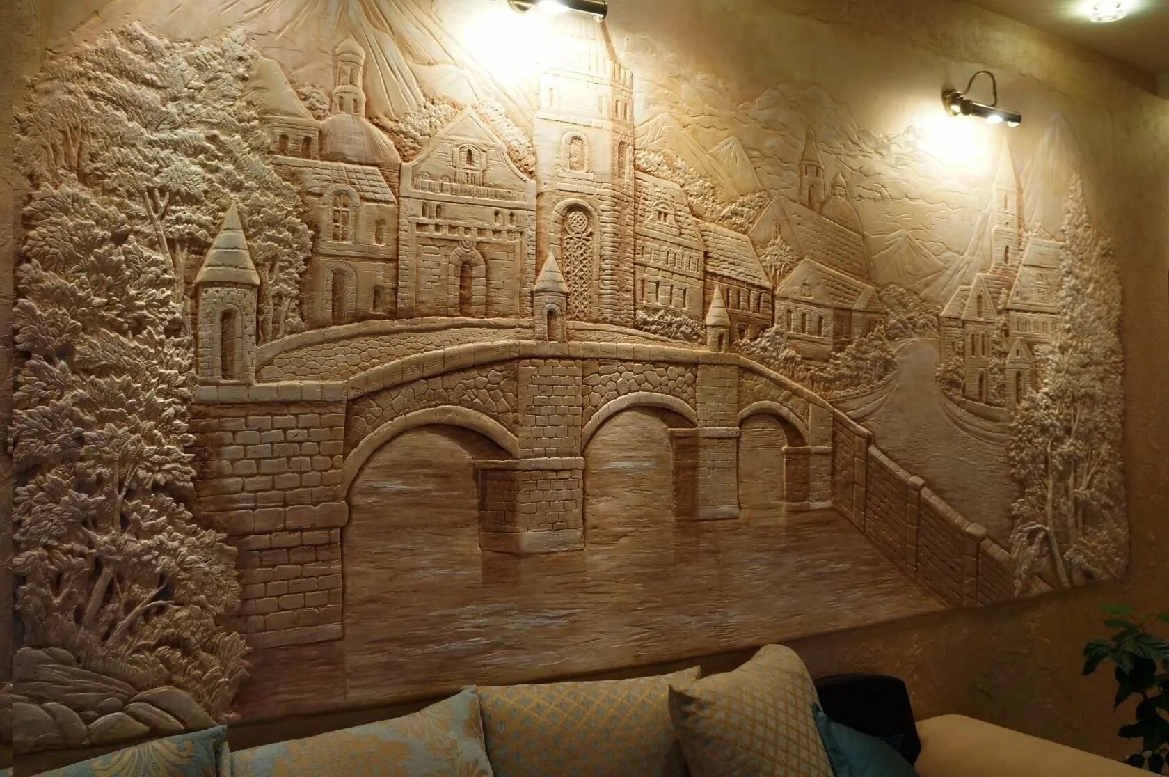 отделка стен барельефом. барельеф на стене. комнаты с барельефом. барельеф в современном интерьере. штукатурка барельеф вгт.