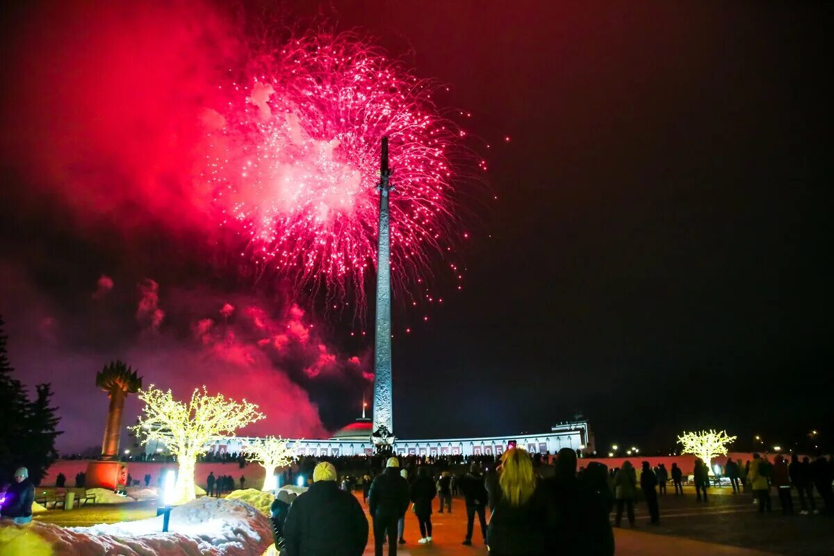 Салют Победы 2022 Москва. Парк Маяковского салют 23 февраля. Салют на 23 февраля 2022 в Москве. Салют в день защитника Отечества 23 февраля 2022. Где будет салют 23 февраля 2024 москва