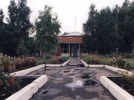 Красный май село