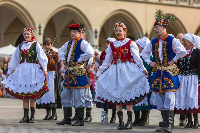 1 мая в польше какой праздник. Польский фольклор. фольклорные фестивали в польше. польские праздники. национальные праздники польши.