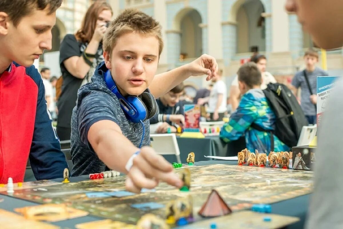 Ведущий игровой программы