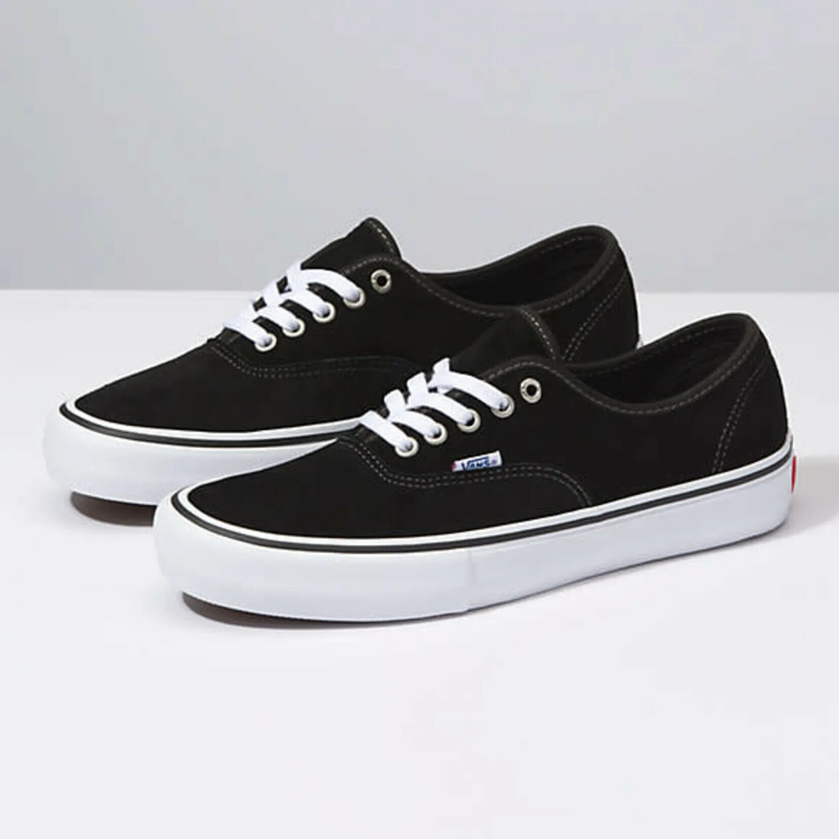 Спортмастер ванс. Кеды Ванс era Pro. Ванс authentic. Кеды Ванс authentic. Кеды мужские vans authentic Black.