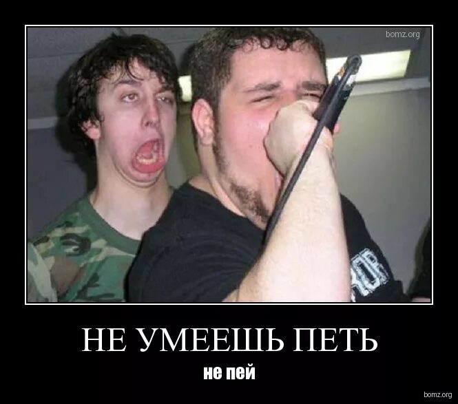 хорошо умеешь петь. поет в микрофон. хорошо умеешь петь. упражнения для вокала. как быстро научиться петь в домашних условиях.