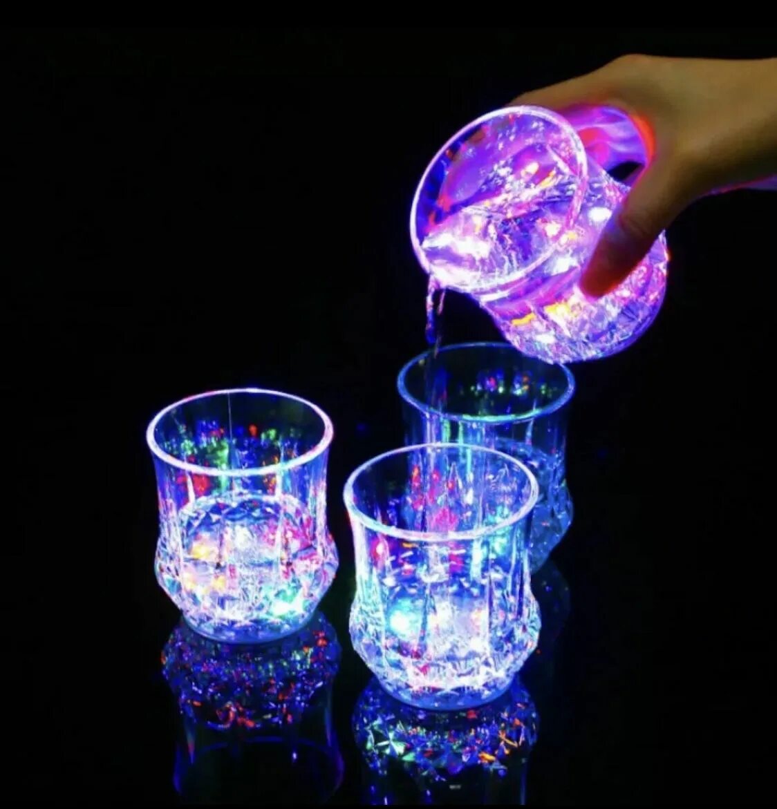 Набор лизунов для девочки. Светящийся набор. Неоновые палочки. Браслет фосфорный 50. Люминесцентная краска на лице.