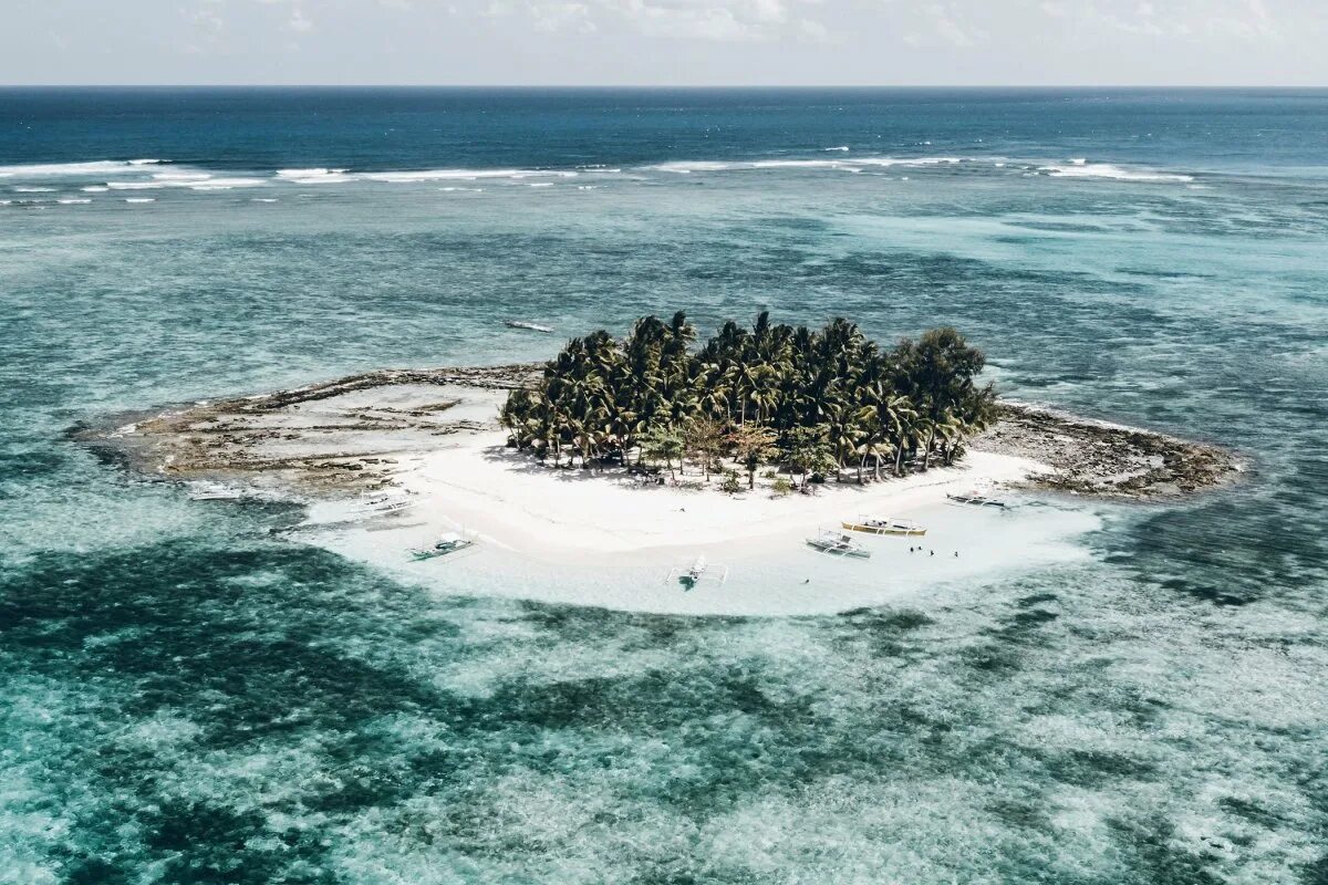 Мальдивы остров сан айленд. Неизведанные острова. Остров на 3 их. Остров на 3 их. Сиаргао филиппины.