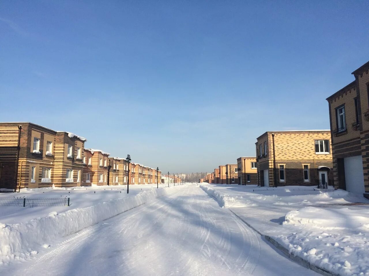 Новосибирск поселок элитные микрорайон березки зимой. Элитный поселок березки. Тсн березки элитный новосибирск. Элитный поселок березки. Поселок тулинский новосибирская область.