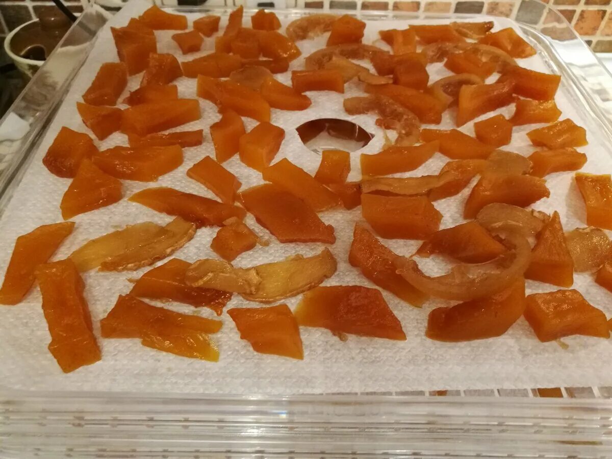 тыква чалмовидная красная шапочка. семечки тыквы. чипсы из тыквы. замороженная тыква кусочками. сушат ли тыкву.