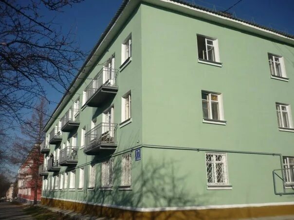 1987 года постройки дом в центре кемерово. Капремонт фасада. Ремонт домов кемерово. Фасад многоквартирного дома. 1978 года постройки дом в центре кемерово.